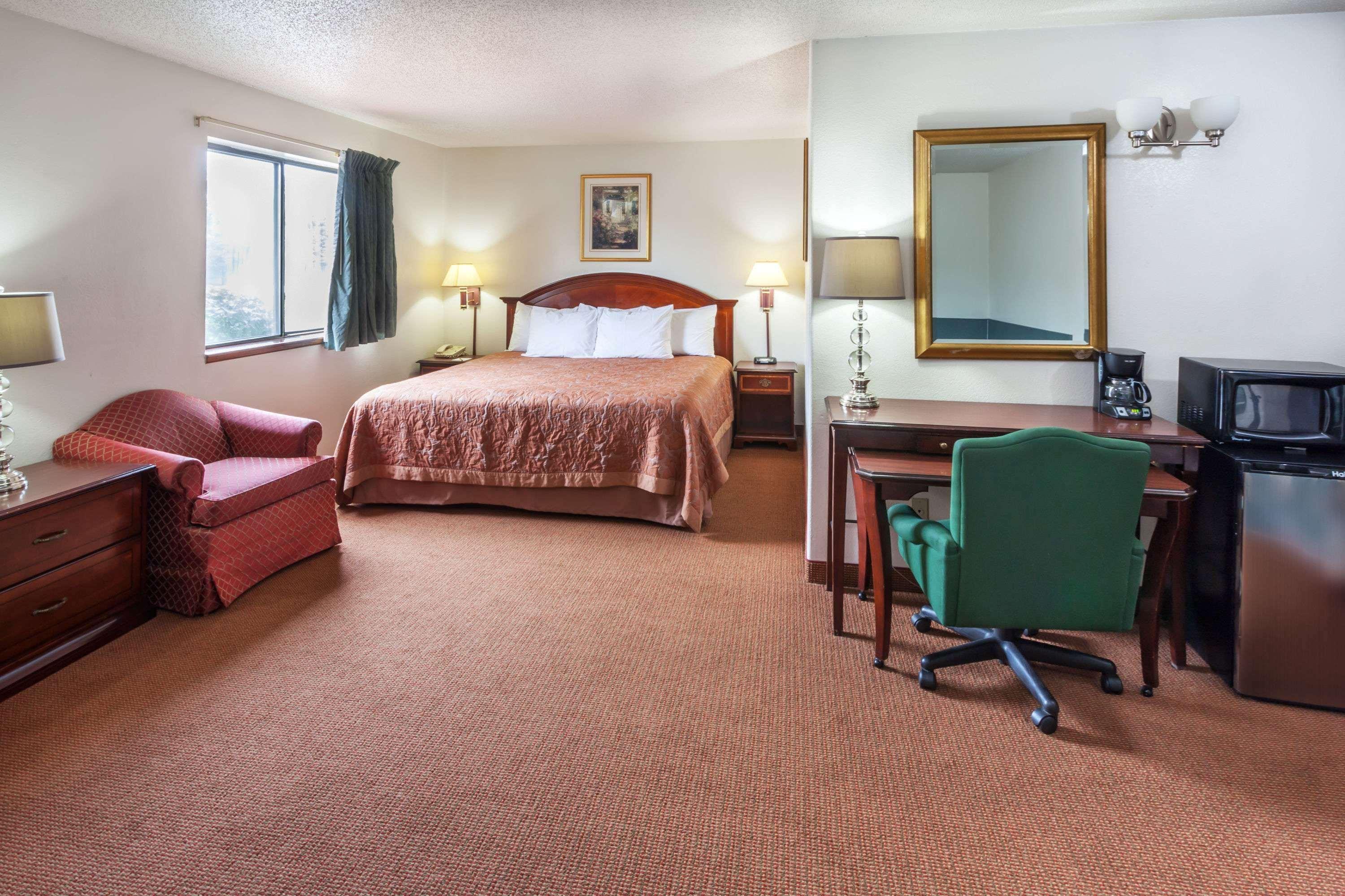 Oyo Hotel Portage I-94 Bagian luar foto