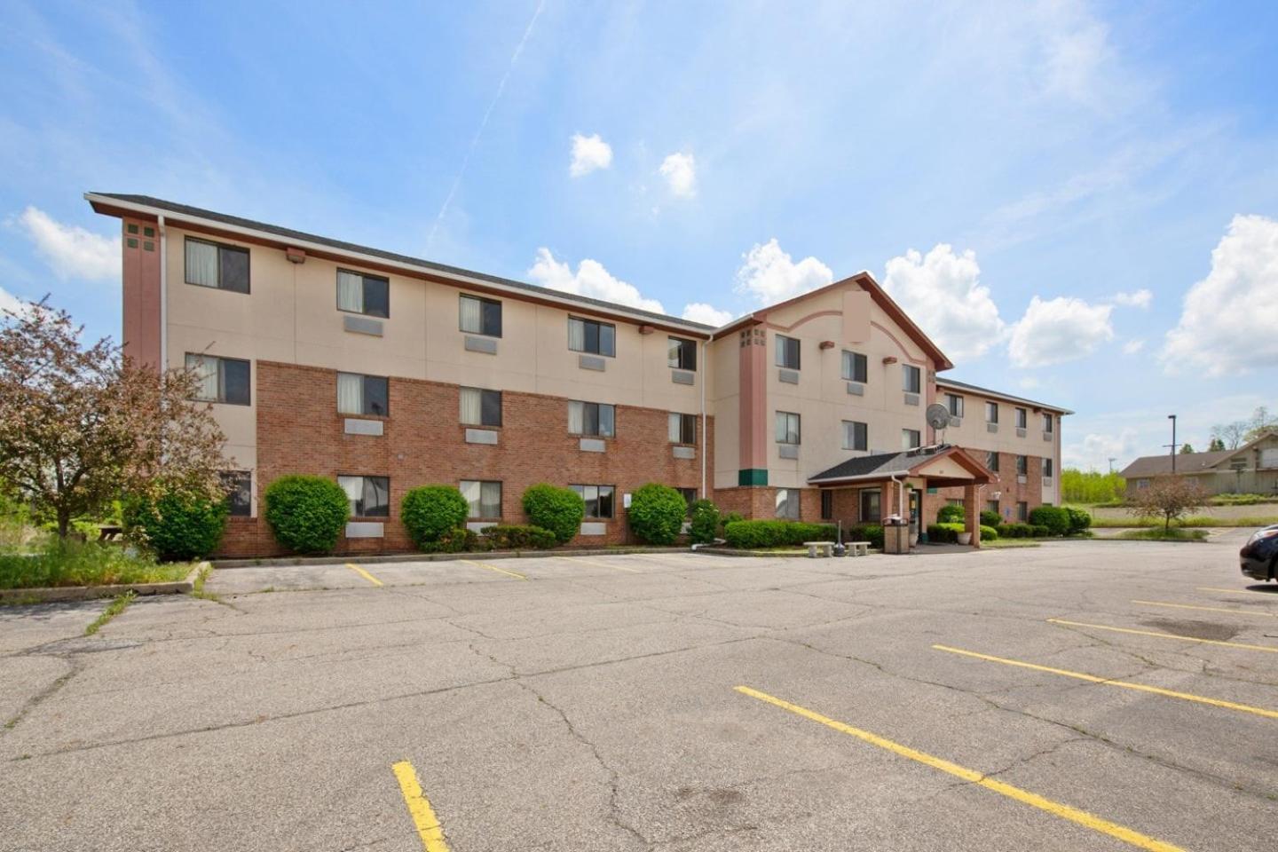Oyo Hotel Portage I-94 Bagian luar foto