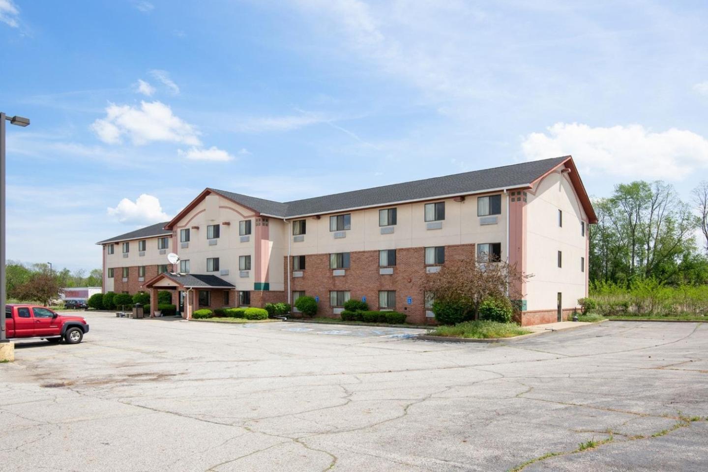 Oyo Hotel Portage I-94 Bagian luar foto