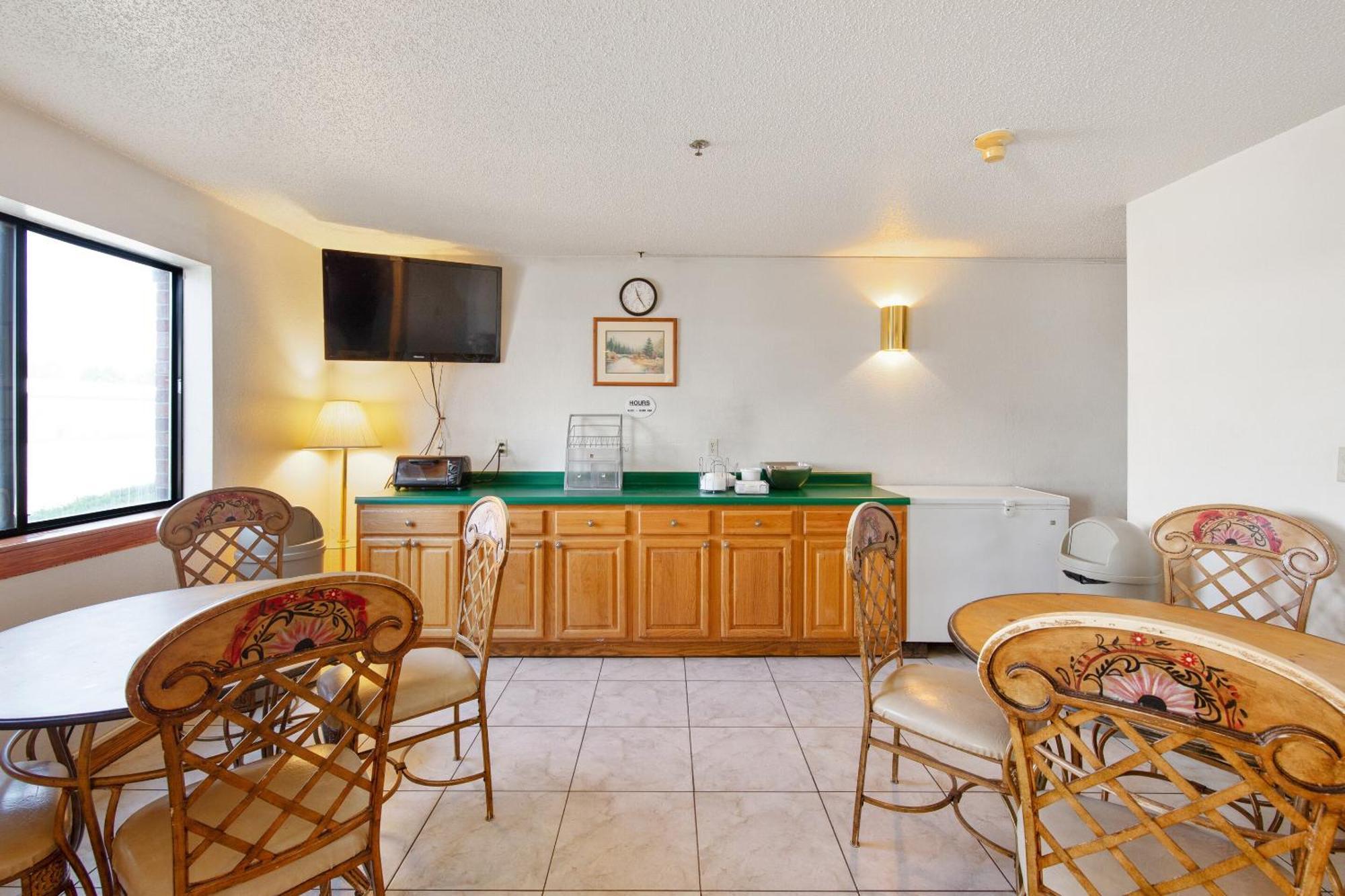 Oyo Hotel Portage I-94 Bagian luar foto