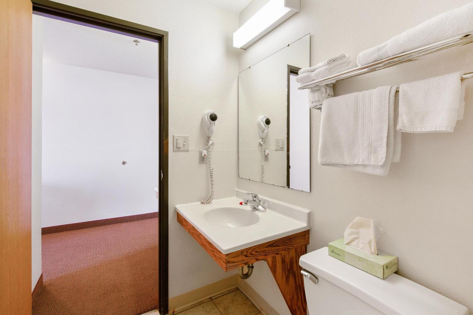 Oyo Hotel Portage I-94 Bagian luar foto
