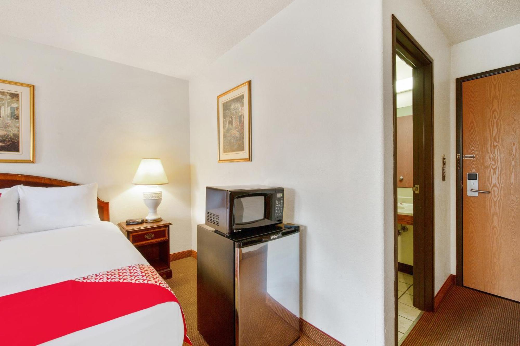 Oyo Hotel Portage I-94 Bagian luar foto