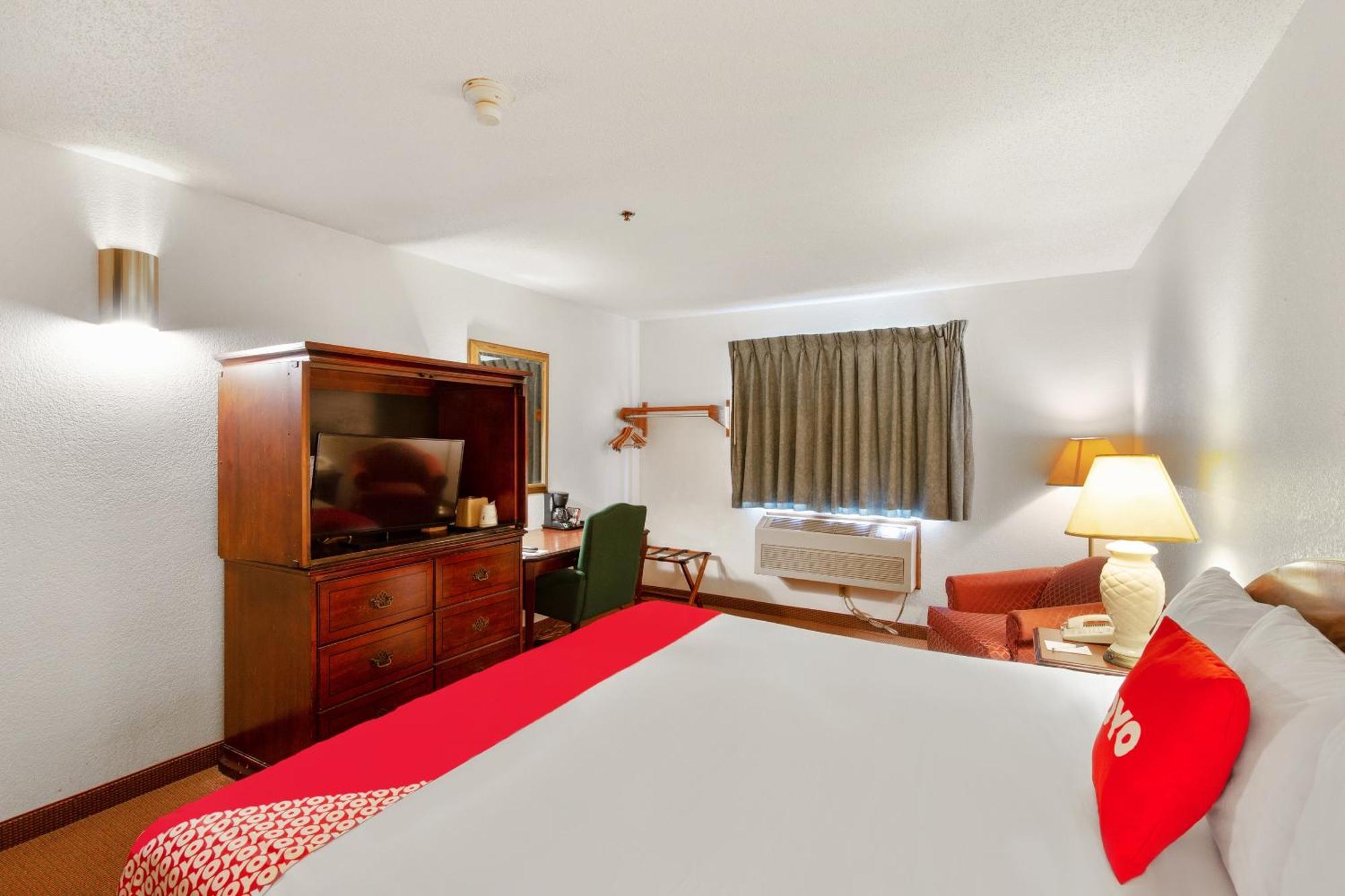 Oyo Hotel Portage I-94 Bagian luar foto