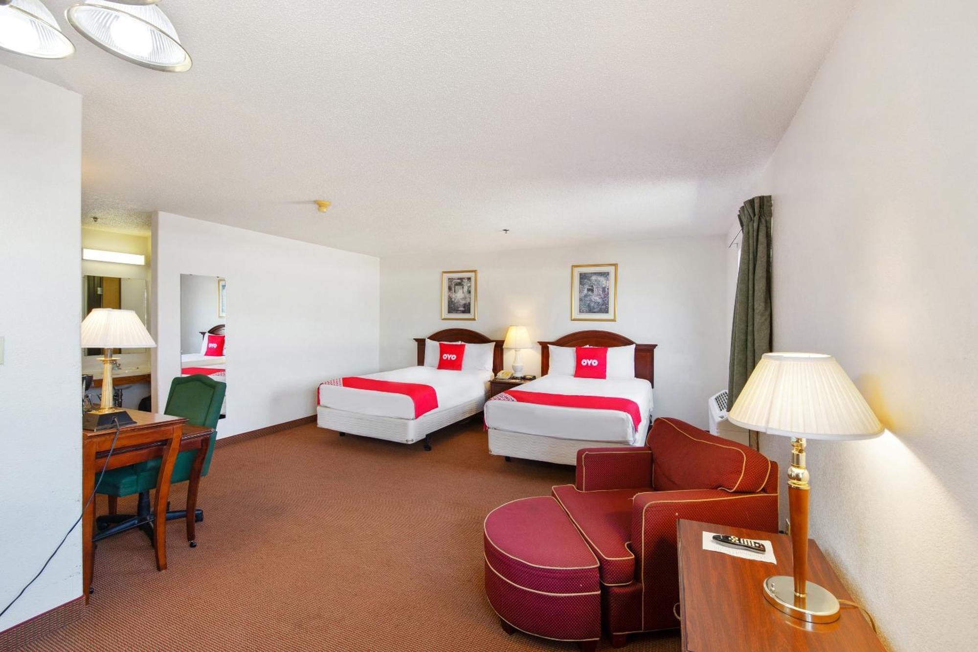 Oyo Hotel Portage I-94 Bagian luar foto