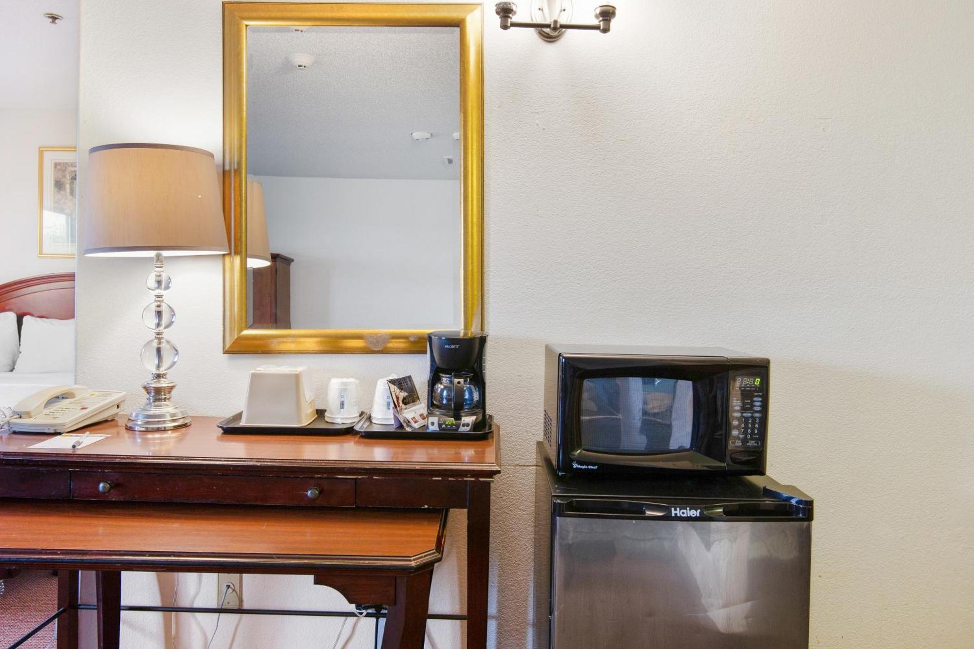 Oyo Hotel Portage I-94 Bagian luar foto