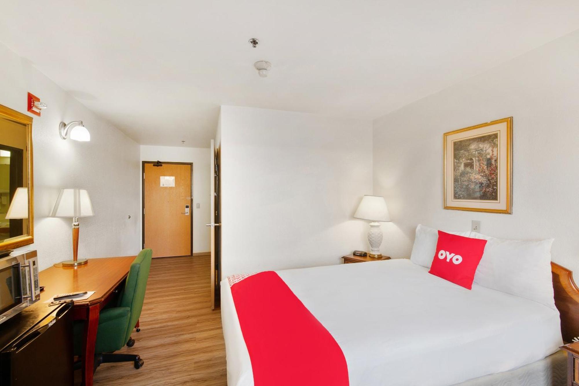 Oyo Hotel Portage I-94 Bagian luar foto