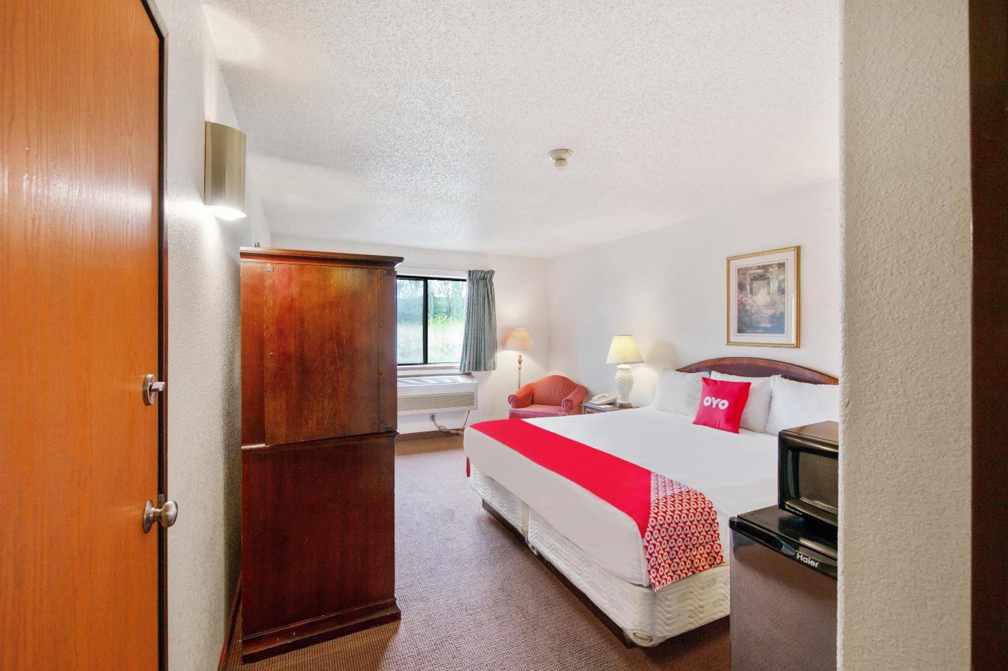 Oyo Hotel Portage I-94 Bagian luar foto
