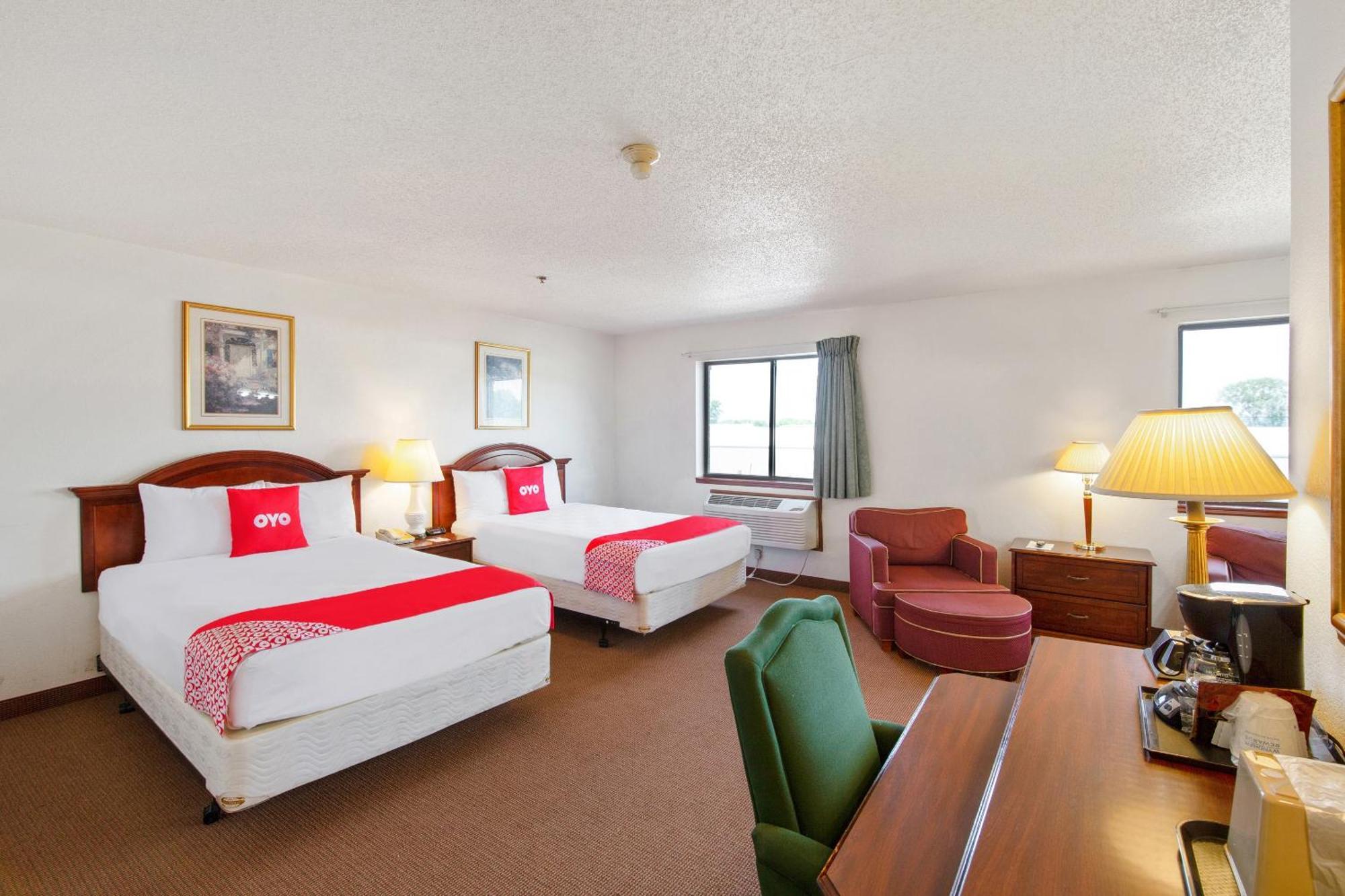 Oyo Hotel Portage I-94 Bagian luar foto